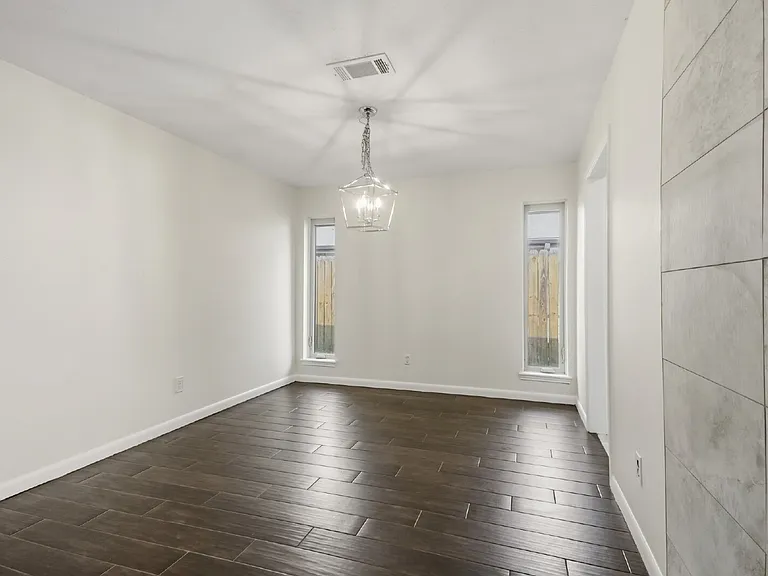 830 Seacliff Dr — Photo 4