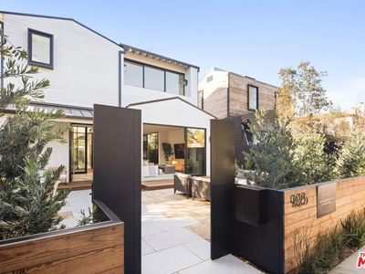 925 Marco Pl, Venice, CA, 90291