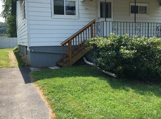 1174 Hayes Ave #1, Coraopolis, PA 15108