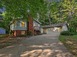 18796 N Fruitport Rd, Spring Lake, MI 49456