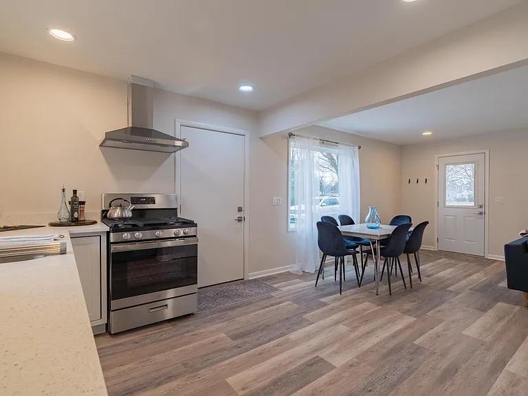 7 S Colonial Park Dr — Photo 7