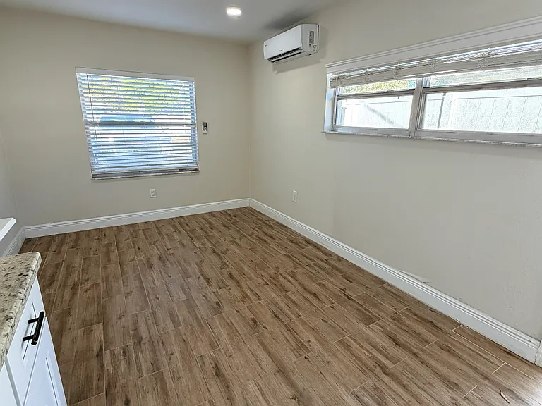 4005 N Glen Ave #1 — Photo 9