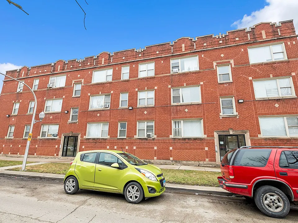6000-04 S Albany Ave #3105-11