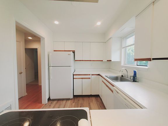 2nd image of 92 Euclid Ave #4