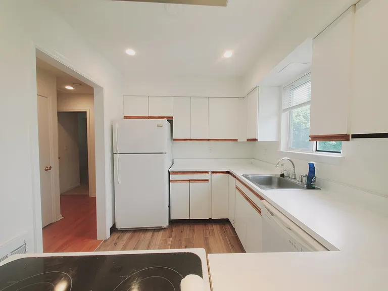 92 Euclid Ave #4 — Photo 2