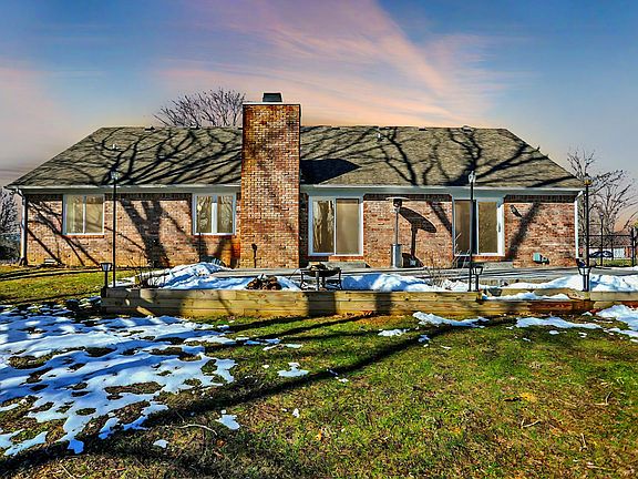 2nd image of 7089 Hidden Valley Dr