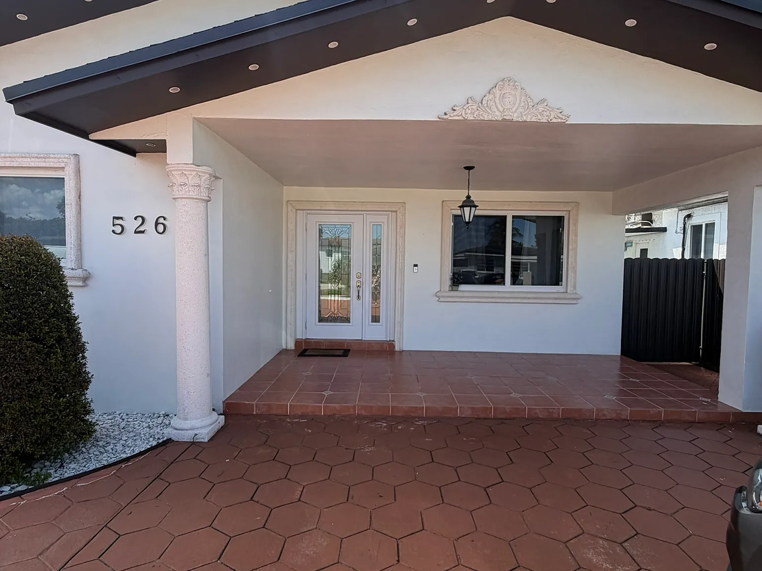 3 bed, 1900 sqft, $3,250 — Photo 3