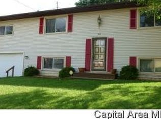 20 Amherst Dr, Springfield, IL 62702