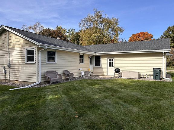 2nd image of 811 Meadowbrook DRIVE