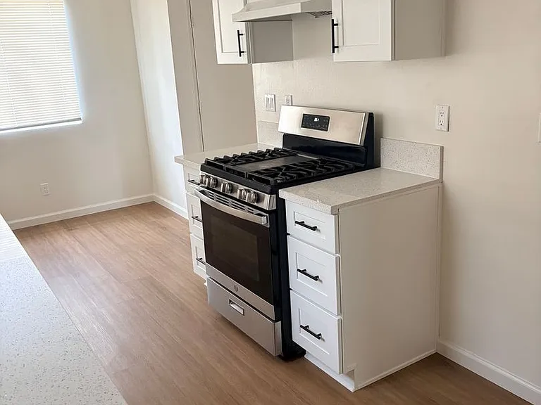22422 San Padre Ave — Photo 5