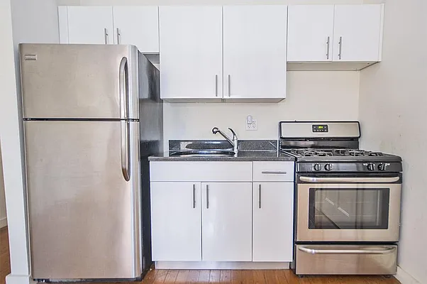 Rented by Level Group | media 32