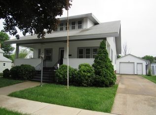 218 E Washington St, Monticello, IA 52310