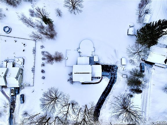 4th image of 76 Hinman Rd