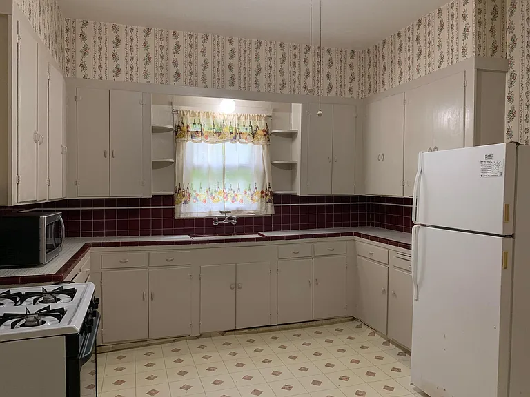 125 Adams St #1 — Photo 2