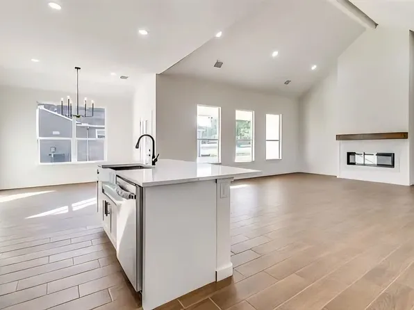 604 E 4th St, Muenster, TX 76252