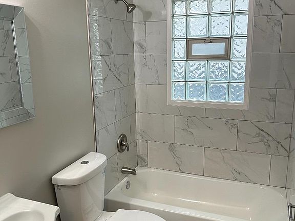 4th image of 1642 Vine Ct