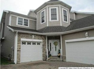 44 Tides Ln, Staten Island, NY 10309