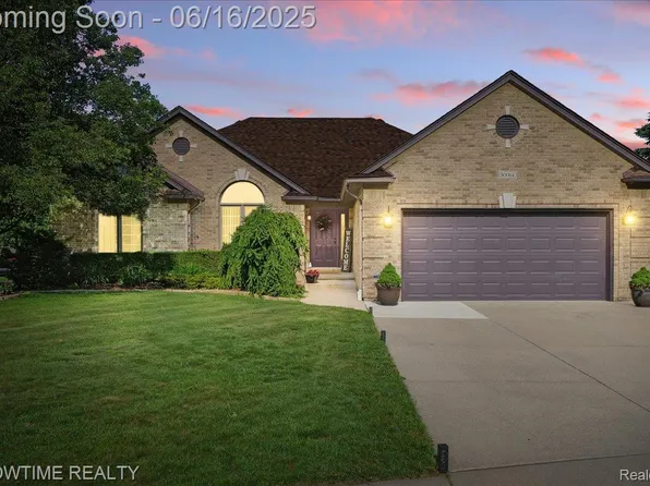 50064 Josephine Dr, Macomb, MI 48044
