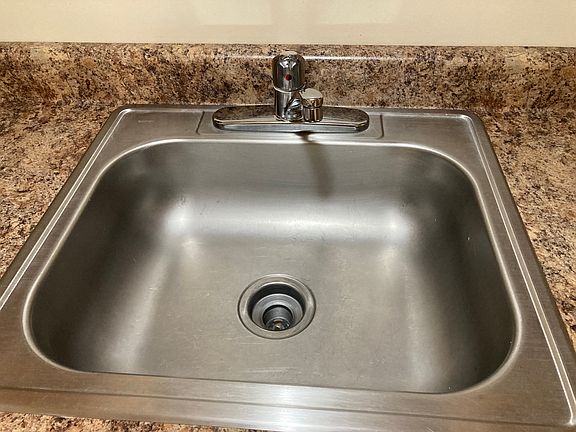 5th image of 200 Morgan Oak St #102