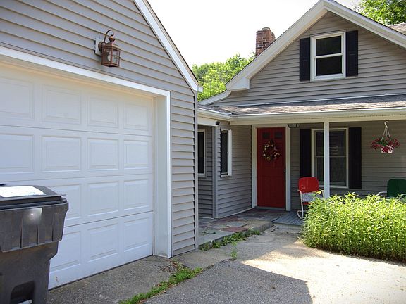 3rd image of 41 Worcester St
