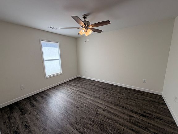5th image of 4008 Eugene Dr