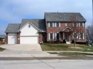 17022 Cinnamon Cir, Omaha, NE 68135