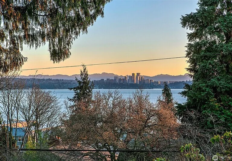 707 Lake Washington Blvd S — Photo 16