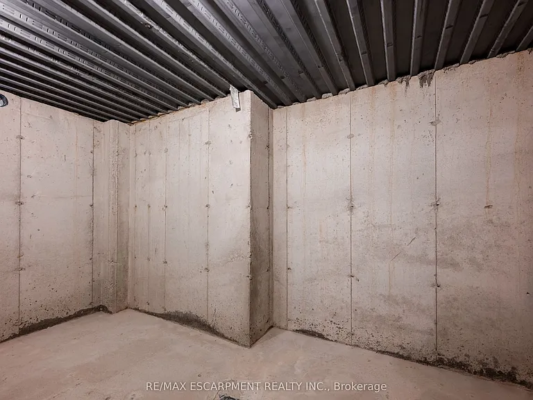 48 Sparrow Way — Photo 40