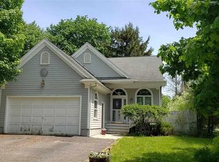 2 Beach Rd, Copake, NY 12516