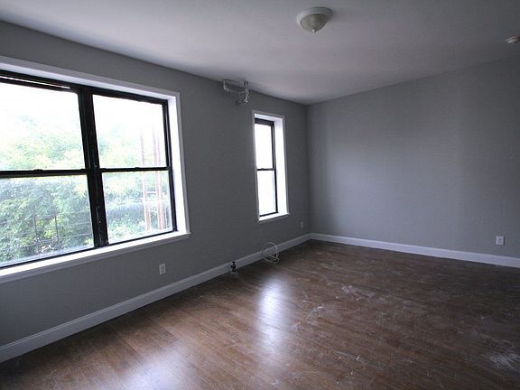 5th image of 36 Marble Hill Ave APT 1R