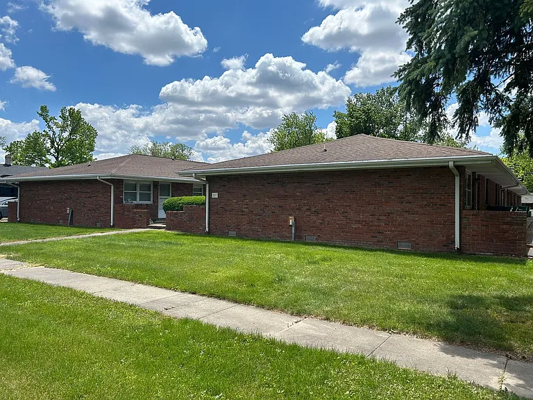 207 E Newkirk St — Photo 1