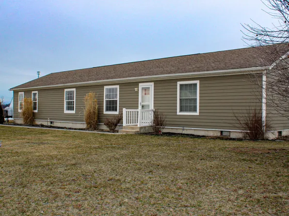 3095 Chamberlain Rd, Buchanan, MI 49107