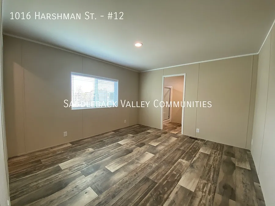 Like NEW - 2 bedroom 2 bath available now! — Photo 4