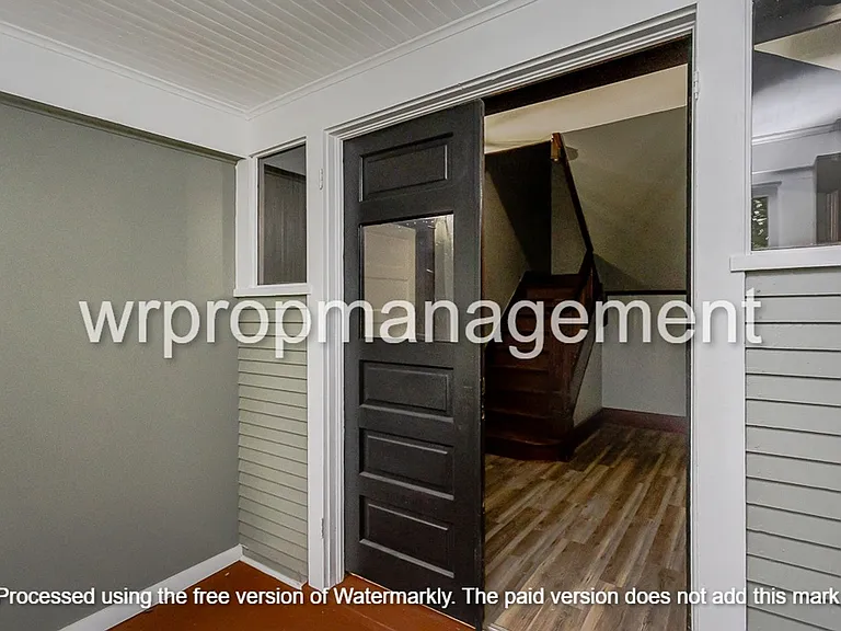 1822 Glendale Ave — Photo 2
