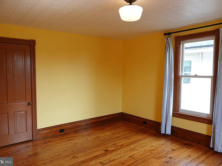 36 Hart Ave — Photo 42