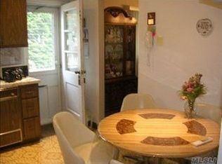 2890 Clarendon Rd, Oceanside, NY 11572