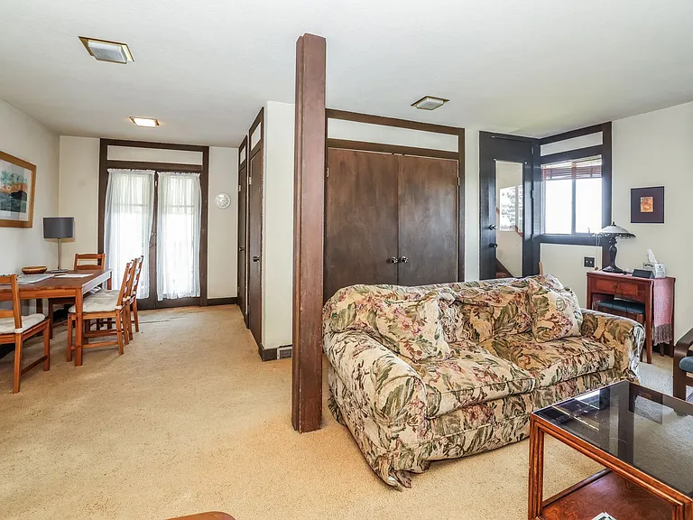 1021 Keith Ave — Photo 6