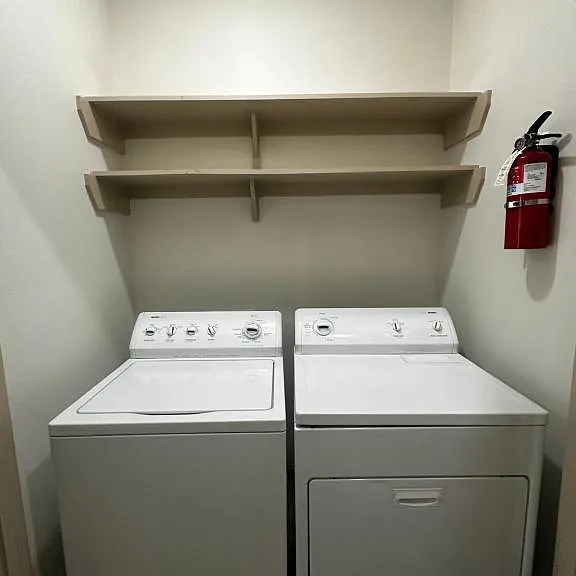 609 N Emerald Ave #2 — Photo 6