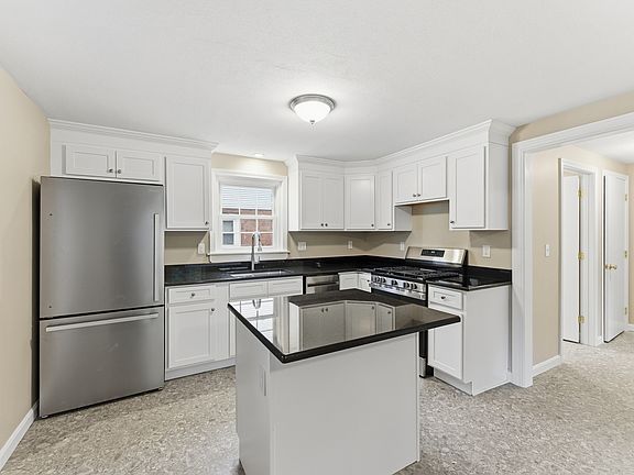 4th image of 6 Bennington St