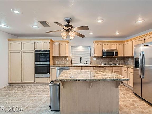 3rd image of 1808 Glenwillow Dr