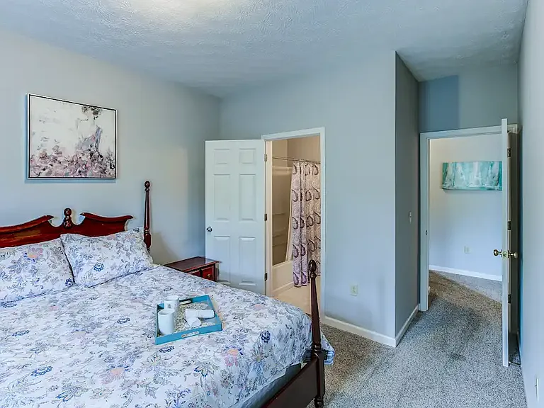 Georgetown Oaks Apartments — Photo 22