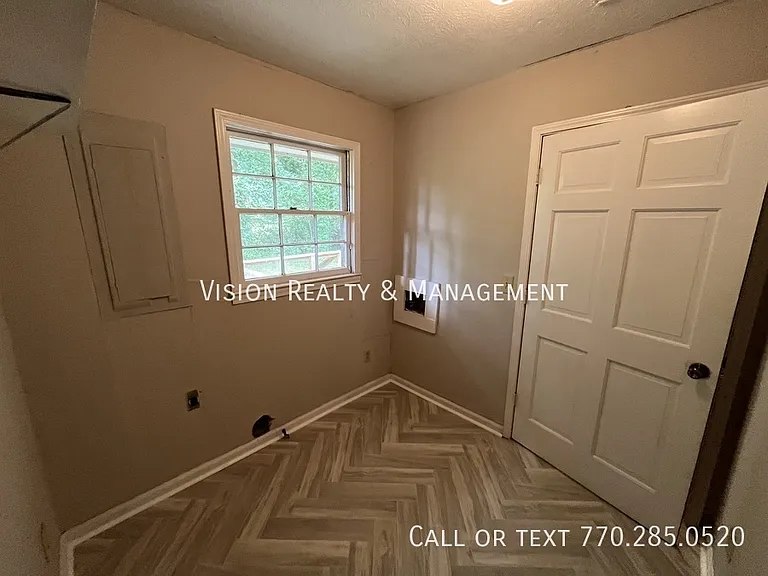 55 S Greenwood Dr — Photo 46