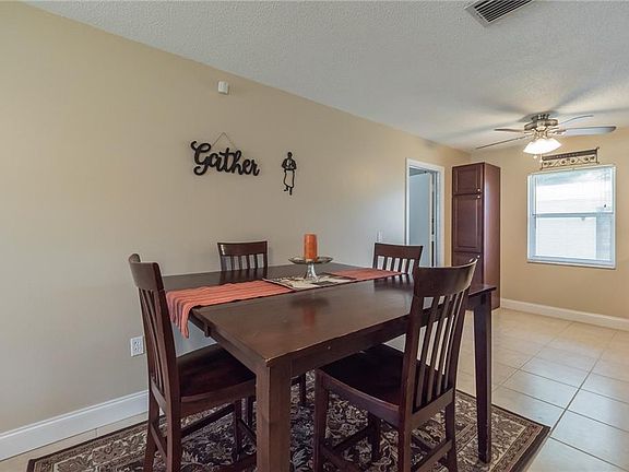 5th image of 601 Cricket Hollow Ln