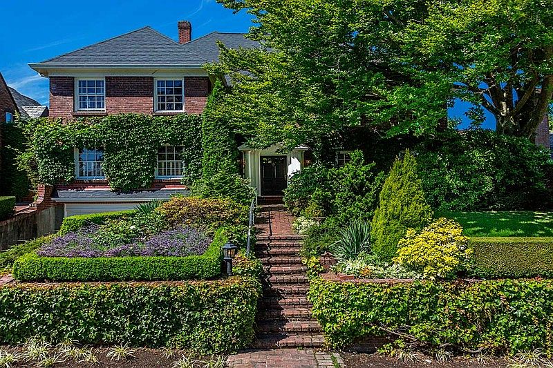 1929 Colonial Revival