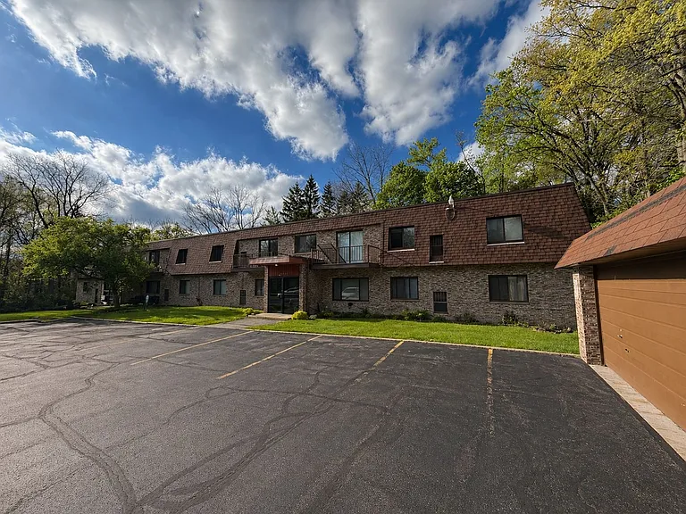 Walnut Grove — Photo 10