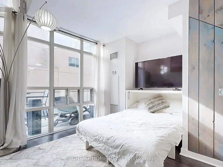 255 Richmond St E #401 — Photo 10