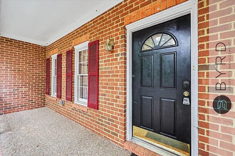 5 bed, 4.0 bath, 5433 sqft, $3,800 — Photo 3