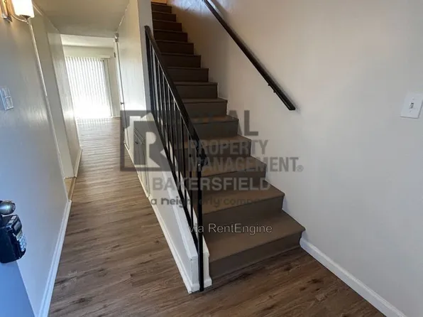 2403 Olive St #2403, Bakersfield, CA 93301