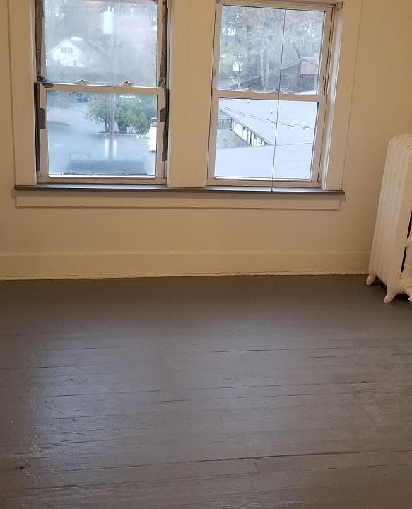 1st image of 910 S Lake Blvd Room 9