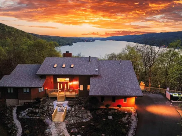 120 Edgemere Avenue, Greenwood Lake, NY 10925